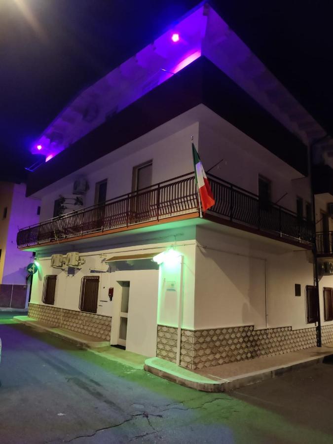 B&B Planet Montalbano Ionico Exterior foto